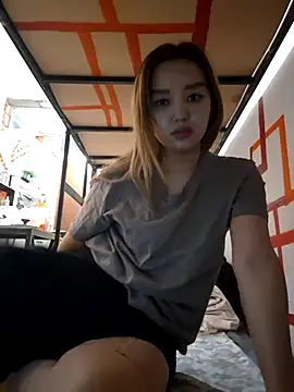 Snapshot of SherrylShaw chatting on 01/18/26, 10:24 SherrylShaw online show from 01/18/26, 10:24