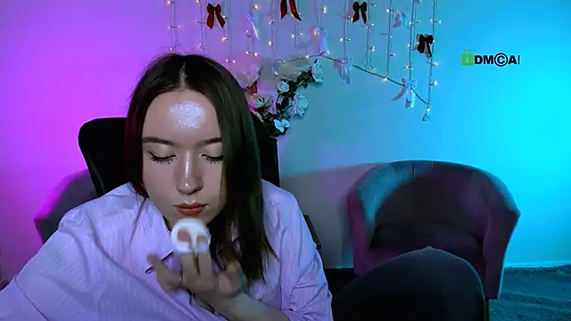 Snapshot of kimiko_shine chatting on 02/07/26, 12:53 kimiko shine online show from 02/07/26, 12:53