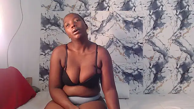Snapshot of CurvyJ255 chatting on 06/24/26, 07:13 CurvyJ255 online show from 06/24/26, 07:13