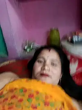 Snapshot of Kinjal_pande chatting on 12/14/25, 11:04 Kinjal pande online show from 12/14/25, 11:04