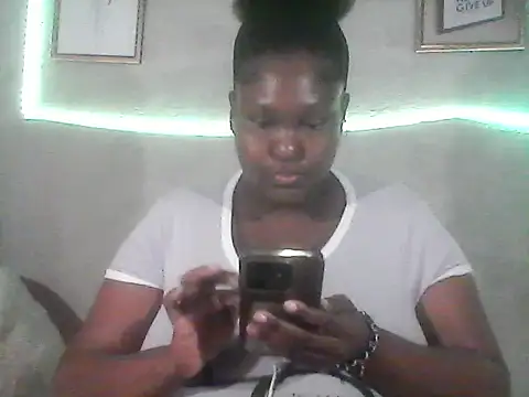 Snapshot of sweetmilkylady chatting on 04/01/26, 08:26 sweetmilkylady online show from 04/01/26, 08:26