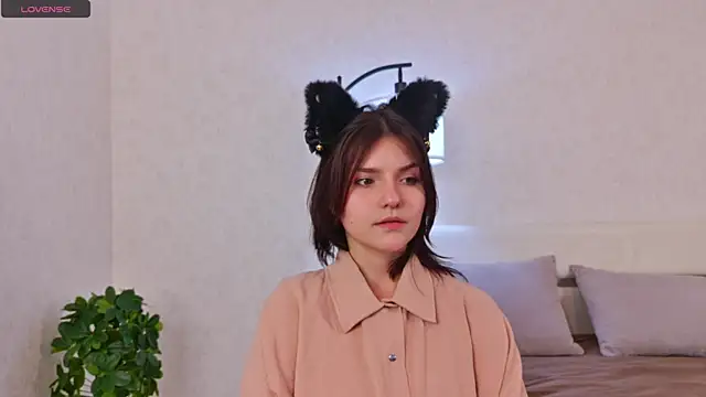 Snapshot of NyraVesperis chatting on 04/23/26, 12:29 NyraVesperis online show from 04/23/26, 12:29