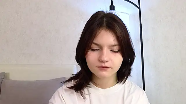 NyraVesperis online show from 05/08/26, 05:35