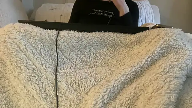 ijustturned18today online show from 02/02/26, 03:44