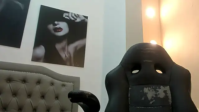 Snapshot of khris__evans chatting on 02/13/26, 08:27 khris evans online show from 02/13/26, 08:27