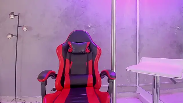 Snapshot of khris__evans chatting on 02/15/26, 03:47 khris evans online show from 02/15/26, 03:47