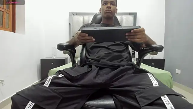 khris  evans online show from 04/24/26, 11:01