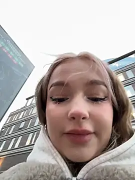 -teenytiny- online show from 12/18/25, 12:55