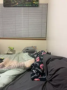 Snapshot of ToneTone2222 chatting on 04/16/26, 03:51 ToneTone2222 online show from 04/16/26, 03:51