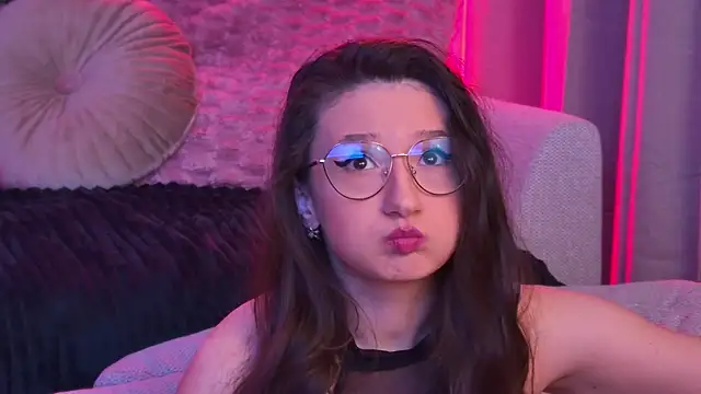 Snapshot of TheaMalekoo chatting on 02/08/26, 07:56 TheaMalekoo online show from 02/08/26, 07:56