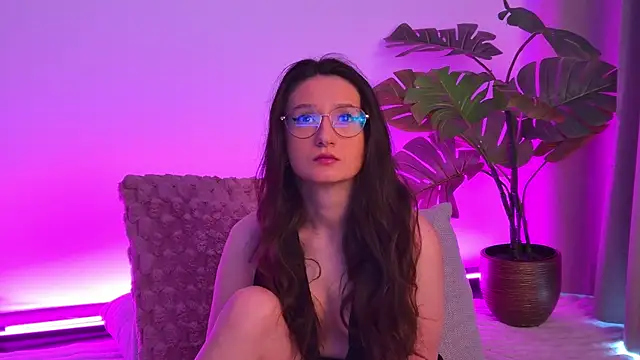 Snapshot of TheaMalekoo chatting on 03/27/26, 08:26 TheaMalekoo online show from 03/27/26, 08:26