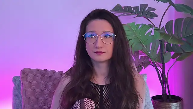 Snapshot of TheaMalekoo chatting on 04/08/26, 06:35 TheaMalekoo online show from 04/08/26, 06:35