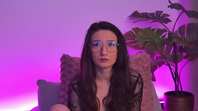 Snapshot of TheaMalekoo chatting on 04/09/26, 06:30 TheaMalekoo online show from 04/09/26, 06:30