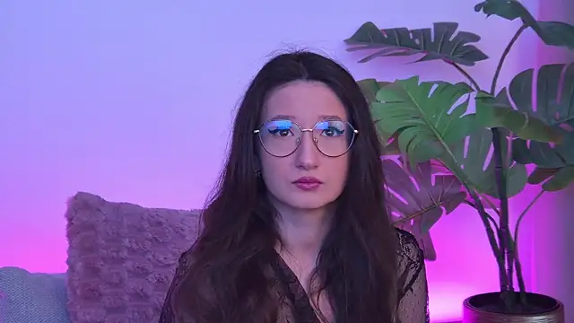 Snapshot of TheaMalekoo chatting on 04/14/26, 07:03 TheaMalekoo online show from 04/14/26, 07:03