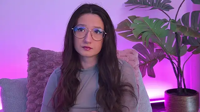 Snapshot of TheaMalekoo chatting on 04/15/26, 06:53 TheaMalekoo online show from 04/15/26, 06:53