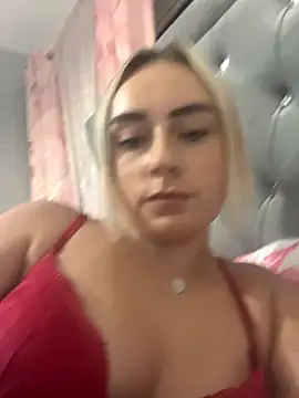 Snapshot of ScarletJ_ chatting on 12/14/25, 01:00 ScarletJ online show from 12/14/25, 01:00