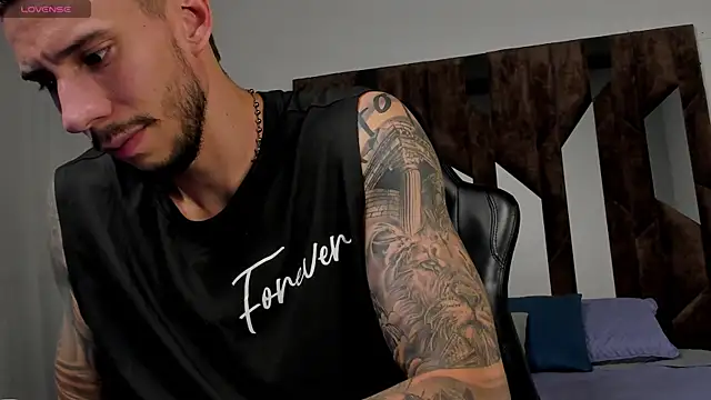 J king   online show from 04/17/26, 08:12