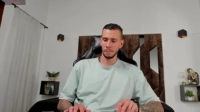 J king   online show from 04/29/26, 09:32