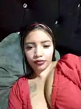 liliymike19 online show from 02/11/26, 02:49