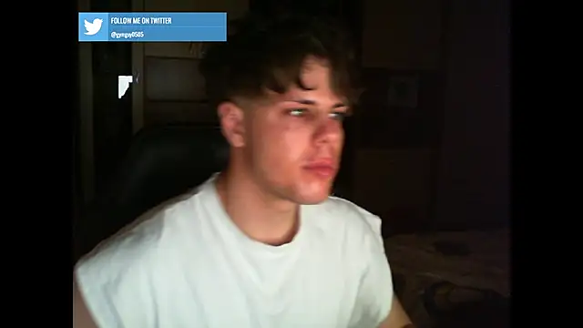 Snapshot of GymGuy0505 chatting on 12/19/25, 11:56 GymGuy0505 online show from 12/19/25, 11:56