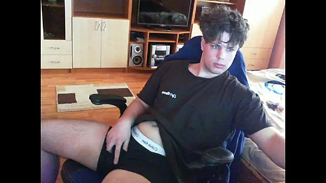 Snapshot of GymGuy0505 chatting on 02/02/26, 09:19 GymGuy0505 online show from 02/02/26, 09:19