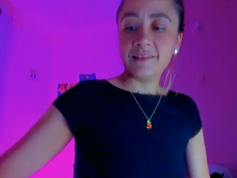Snapshot of Gabrielabunny1 chatting on 06/10/26, 02:12 Gabrielabunny1 online show from 06/10/26, 02:12