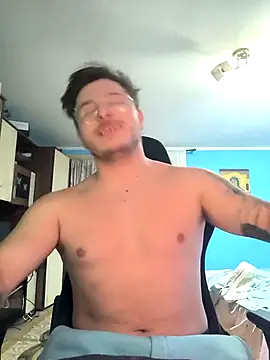 Snapshot of rANDREI0722 chatting on 12/20/25, 10:39 rANDREI0722 online show from 12/20/25, 10:39