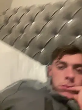 Snapshot of naughty-tyler chatting on 12/15/25, 06:45 naughty-tyler online show from 12/15/25, 06:45