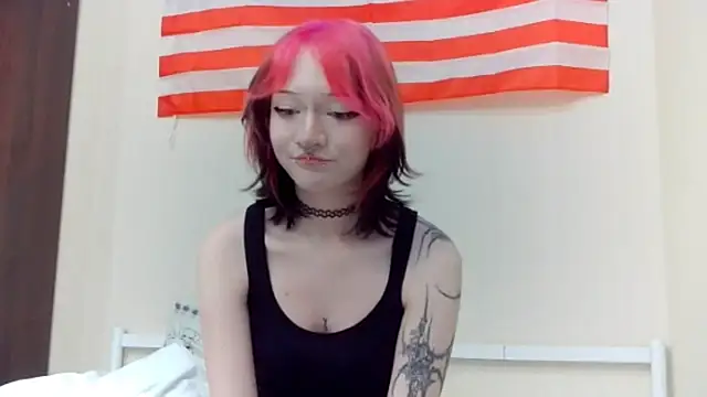 Snapshot of Shine_Luna chatting on 02/22/26, 08:07 Shine Luna online show from 02/22/26, 08:07