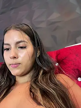 Snapshot of Valeria-escobar chatting on 04/19/26, 06:10 Valeria-escobar online show from 04/19/26, 06:10