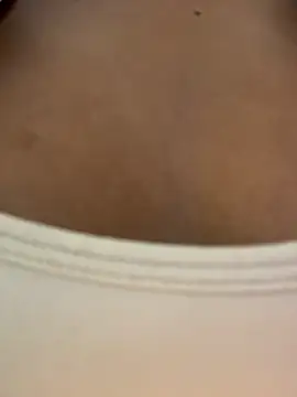 Snapshot of Valeria-escobar chatting on 07/17/26, 11:28 Valeria-escobar online show from 07/17/26, 11:28
