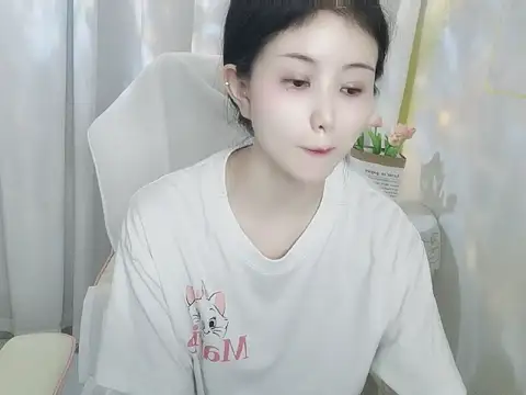 Snapshot of Fish_136 chatting on 07/16/26, 12:55 Fish 136 online show from 07/16/26, 12:55