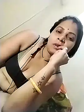 Snapshot of Sexy_Riya123 chatting on 04/29/26, 04:44 Sexy Riya123 online show from 04/29/26, 04:44