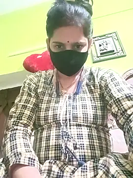 Snapshot of Lali-laila chatting on 12/14/25, 05:18 Lali-laila online show from 12/14/25, 05:18