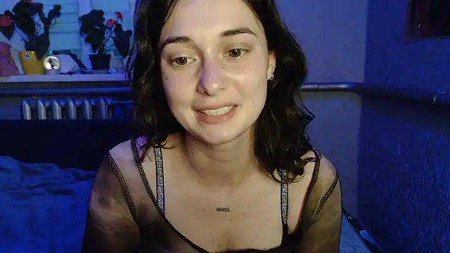 Snapshot of Angelik5371 chatting on 07/14/26, 06:35 Angelik5371 online show from 07/14/26, 06:35