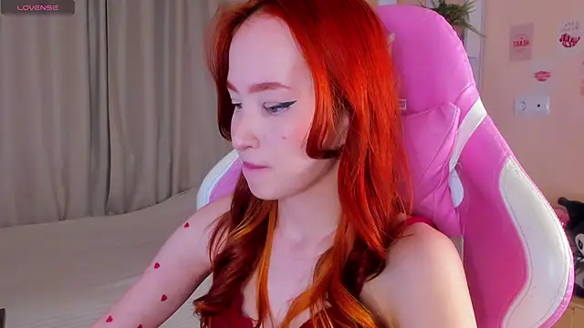 Snapshot of sunflare_ chatting on 12/13/25, 07:53 sunflare online show from 12/13/25, 07:53