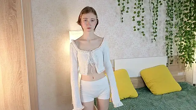 ViollaBloom online show from 12/15/25, 01:43