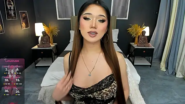 Snapshot of SeductressBella chatting on 05/11/26, 02:45 SeductressBella online show from 05/11/26, 02:45