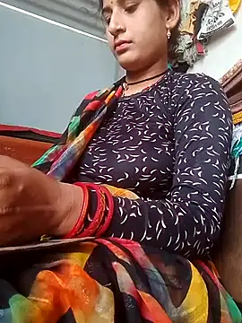 Snapshot of Aaisha_01 chatting on 07/14/26, 11:05 Aaisha 01 online show from 07/14/26, 11:05