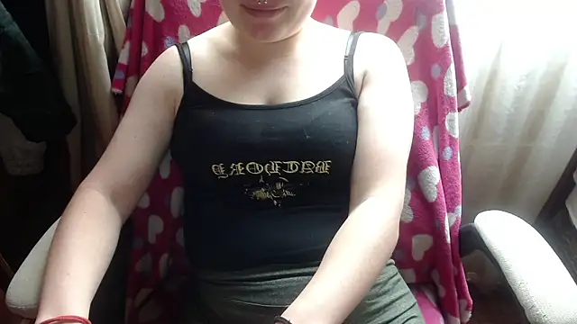 Snapshot of 666maskgirl chatting on 03/10/26, 05:18 666maskgirl online show from 03/10/26, 05:18