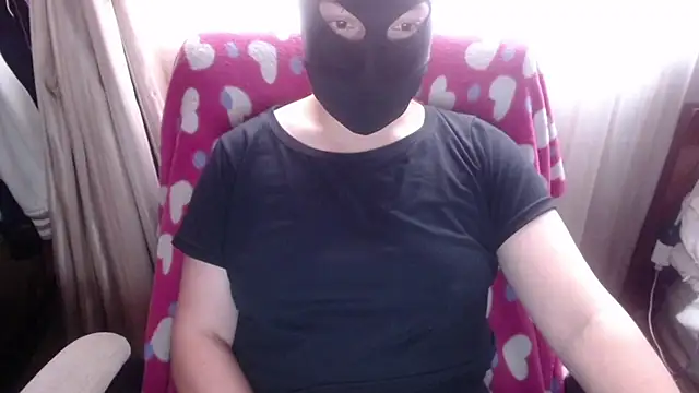 Snapshot of 666maskgirl chatting on 03/16/26, 05:28 666maskgirl online show from 03/16/26, 05:28