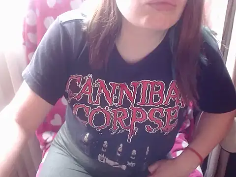 Snapshot of 666maskgirl chatting on 03/25/26, 05:08 666maskgirl online show from 03/25/26, 05:08