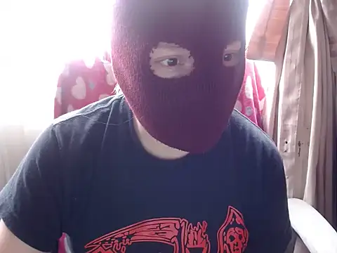 Snapshot of 666maskgirl chatting on 04/11/26, 05:17 666maskgirl online show from 04/11/26, 05:17