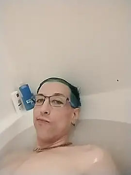 Snapshot of AskAveryAnything chatting on 03/05/26, 01:23 AskAveryAnything online show from 03/05/26, 01:23