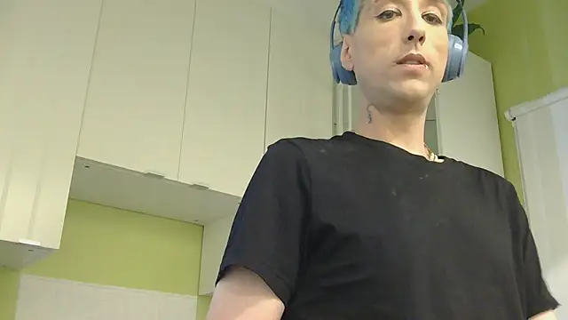 Snapshot of AskAveryAnything chatting on 03/31/26, 02:46 AskAveryAnything online show from 03/31/26, 02:46