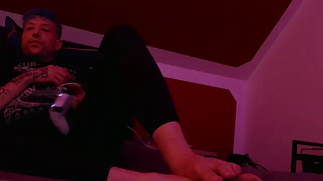 Snapshot of AskAveryAnything chatting on 04/22/26, 08:10 AskAveryAnything online show from 04/22/26, 08:10