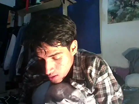 Snapshot of isalexhot chatting on 04/26/26, 05:05 isalexhot online show from 04/26/26, 05:05