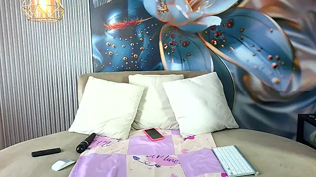 bella moonlight cr online show from 05/24/26, 01:21