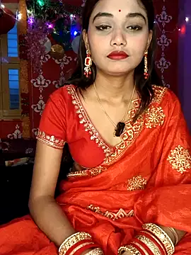 Snapshot of Sweet-priyaa chatting on 04/25/26, 08:17 Sweet-priyaa online show from 04/25/26, 08:17