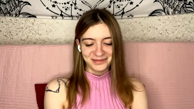 Snapshot of Shining_Robi chatting on 03/28/26, 01:11 Shining Robi online show from 03/28/26, 01:11